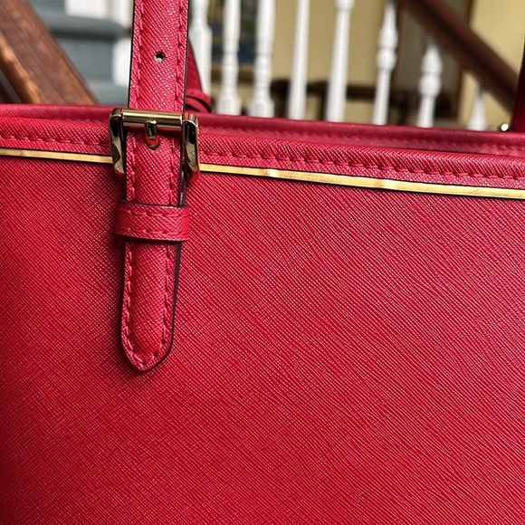 Michael Kors shoulder Bag Red Saffiano leather/ gold tone hardware & Trim NWOT - Picture 7 of 16